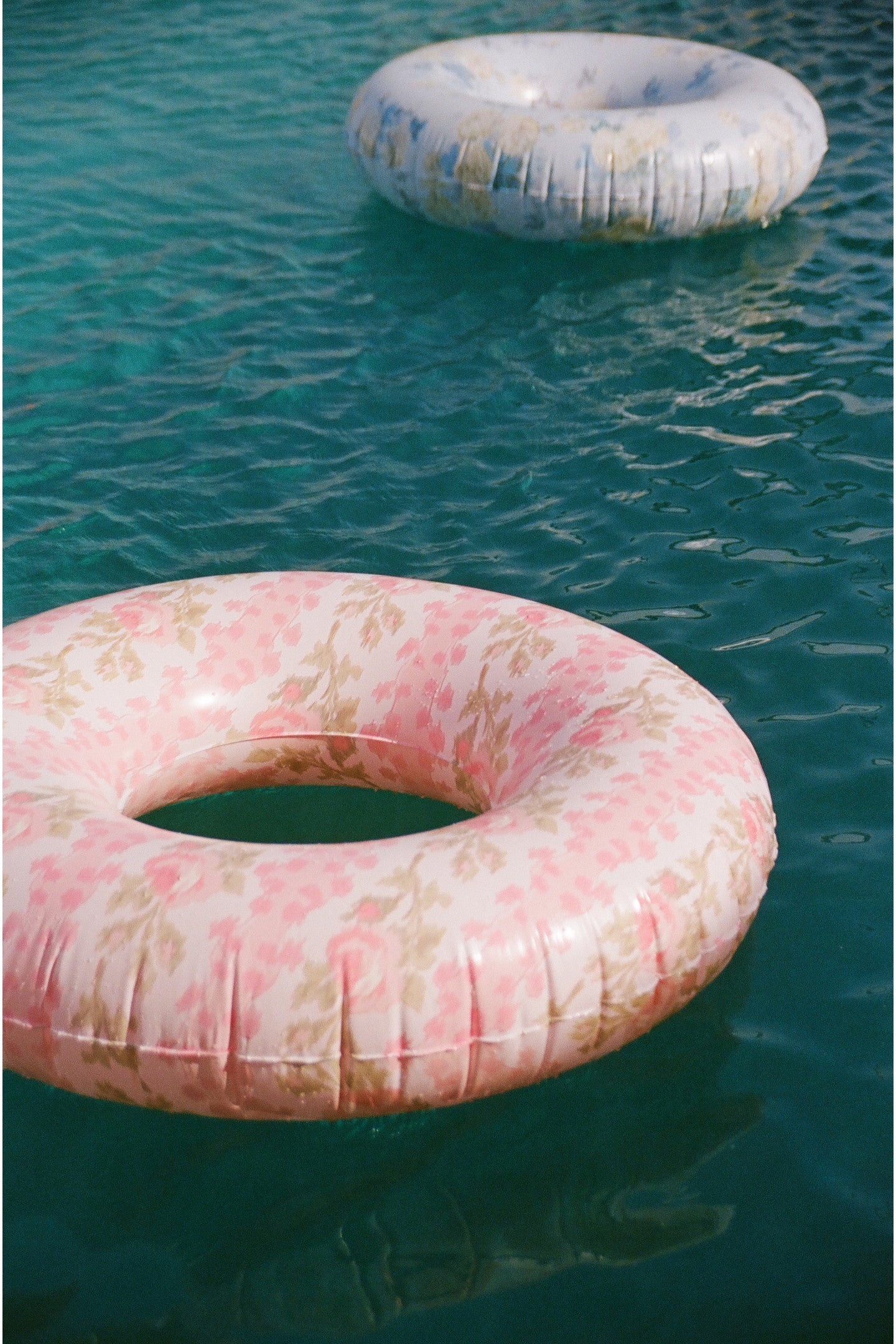 Heirloom Print Pool Float