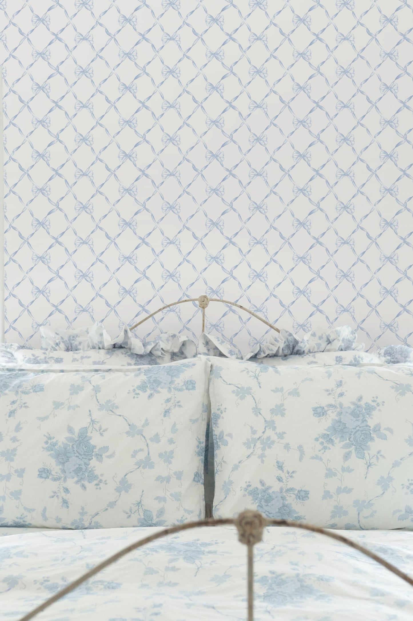 Baby Bow Blue Bella Standard Wallpaper